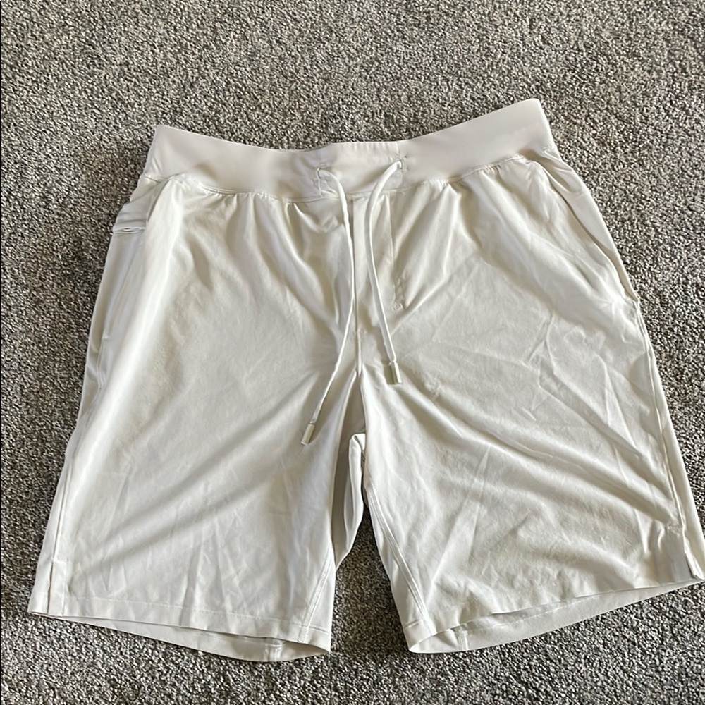 Lululemon THE 9’ liner less shorts